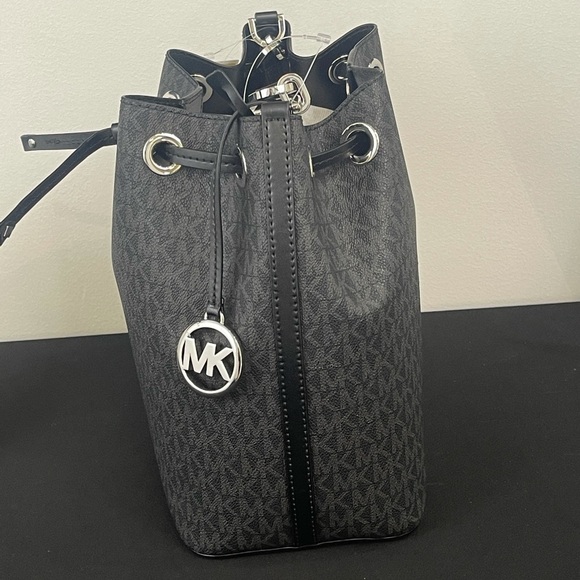 Michael Kors Eden Medium Bucket Bag Shoulder Tote - Picture 3 of 5